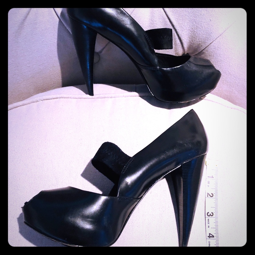 Sole Project Black leather peek toe heels sz 8